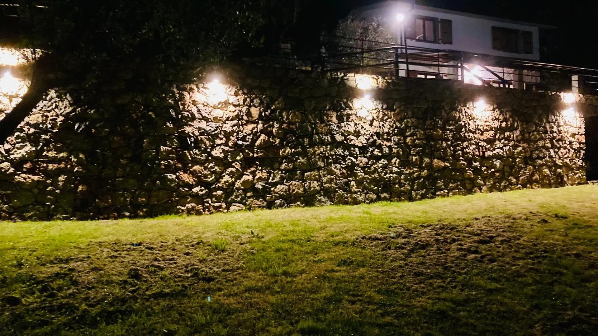 A Casa Di Olivo Βίλα Castelnuovo Magra 0*,  Ιταλία